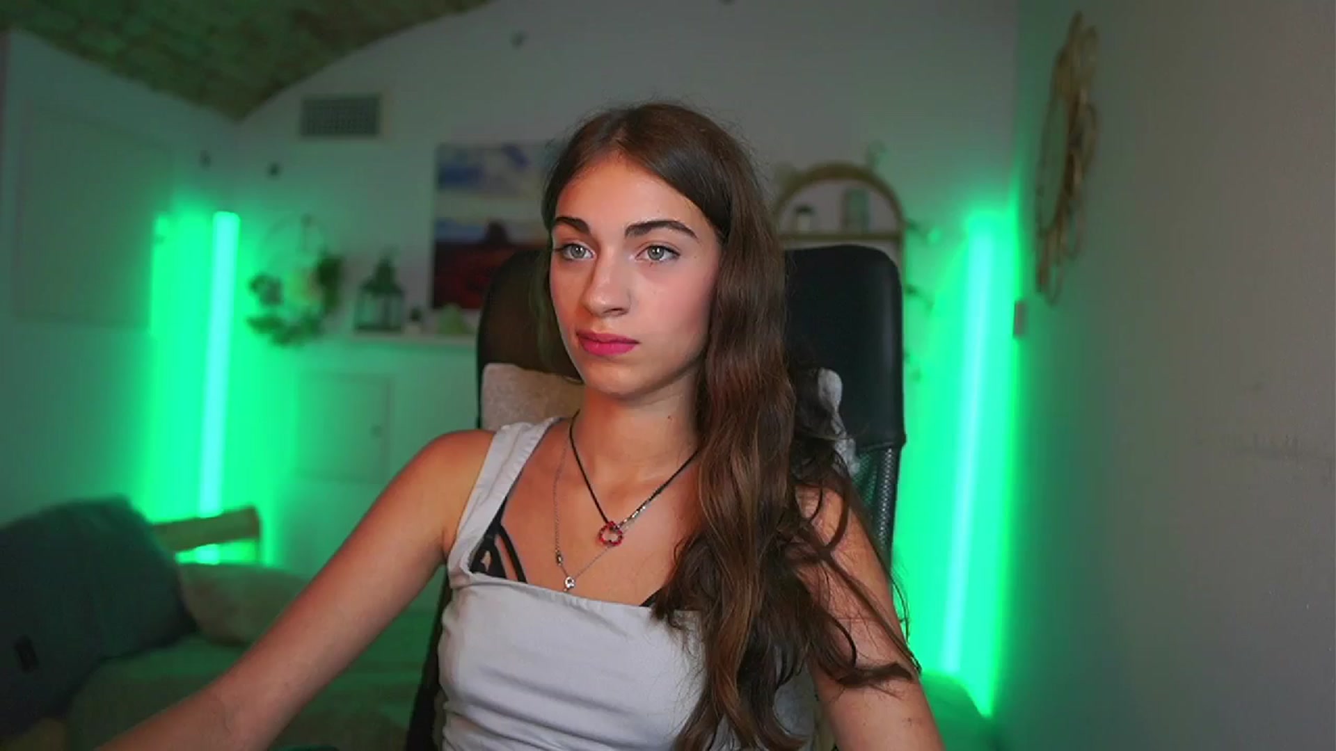 Gallery image thumbnail from Sophie__Grey's myfreecams stream on, 07/22/2025, 18:06 image 12 of 20