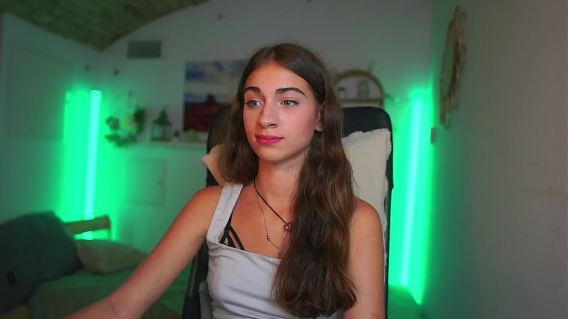 Gallery image thumbnail from Sophie__Grey's myfreecams stream on, 07/22/2025, 18:06 image 10 of 20