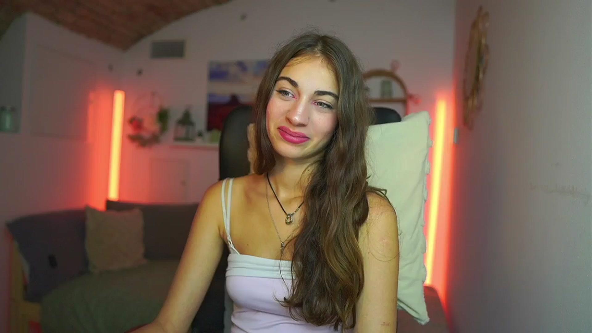 Gallery image thumbnail from Sophie__Grey's myfreecams stream on, 07/23/2025, 13:52 image 16 of 20