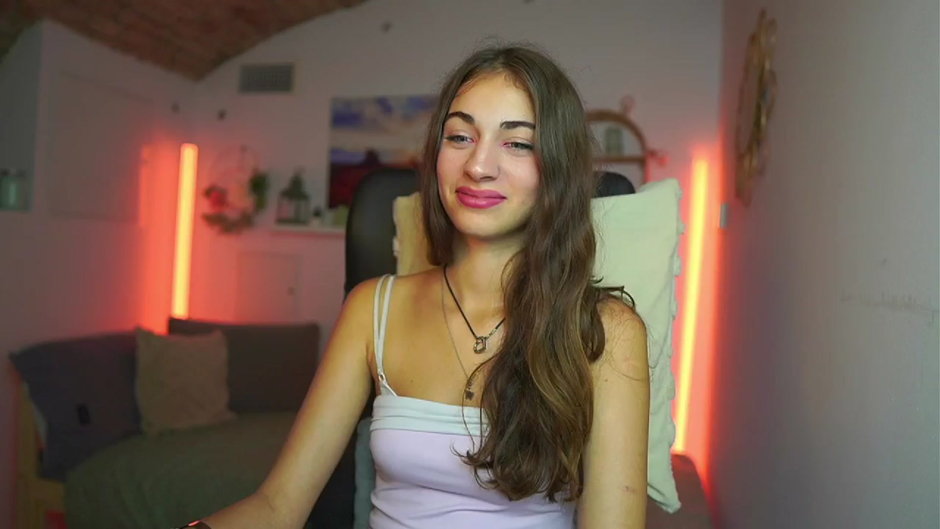 Gallery image thumbnail from Sophie__Grey's myfreecams stream on, 07/23/2025, 13:52 image 14 of 20