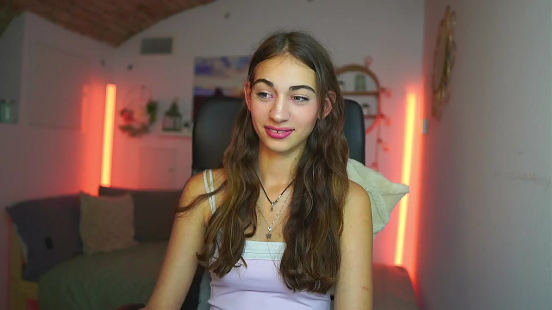 Gallery image thumbnail from Sophie__Grey's myfreecams stream on, 07/23/2025, 13:52 image 2 of 20