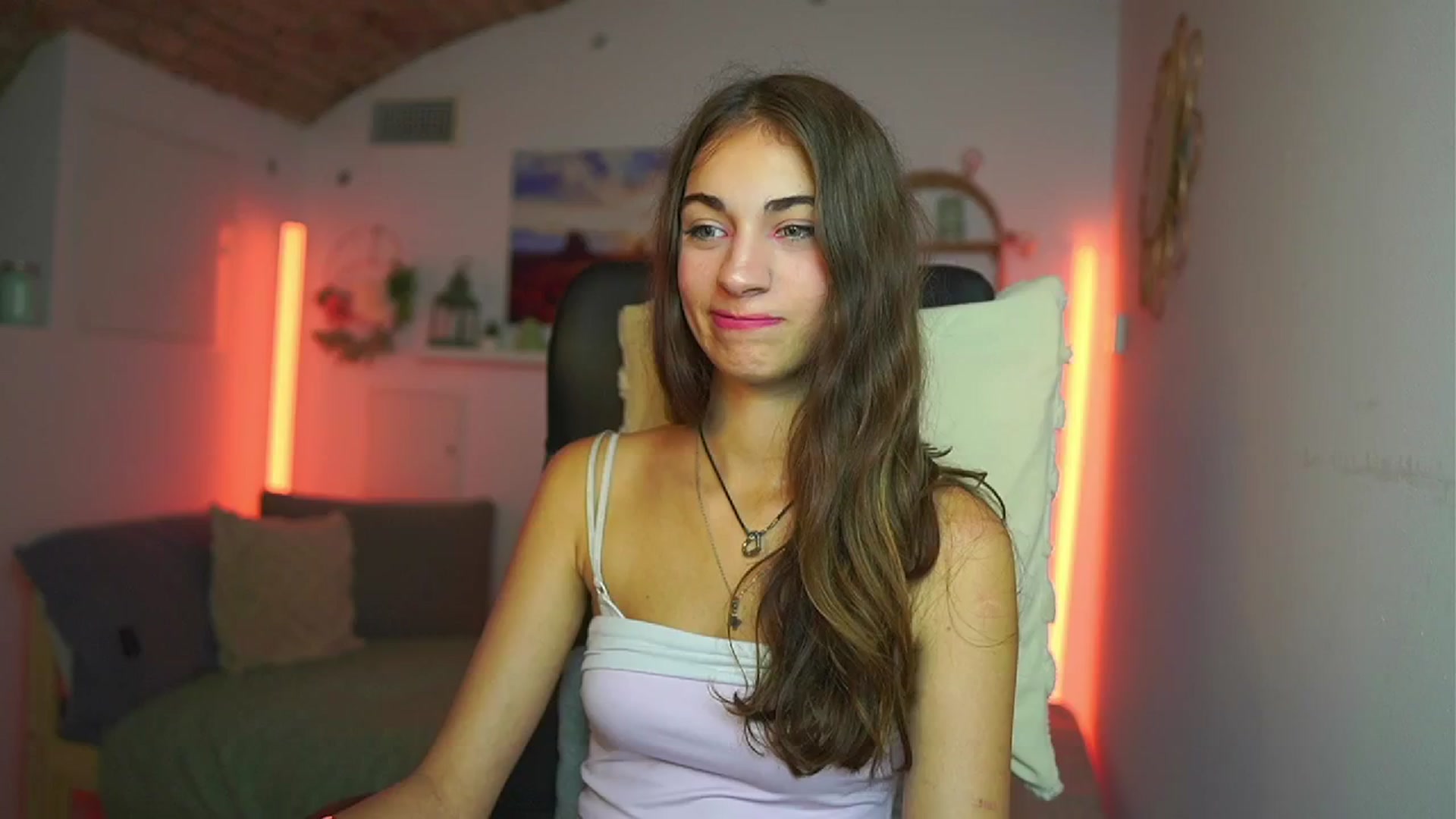 Gallery image thumbnail from Sophie__Grey's myfreecams stream on, 07/23/2025, 13:52 image 15 of 20