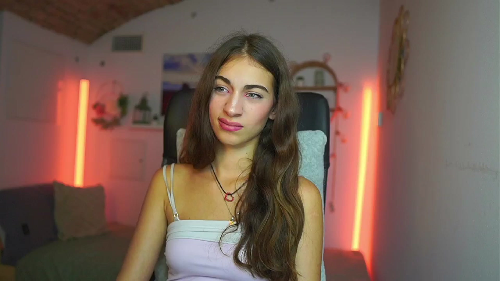 Gallery image thumbnail from Sophie__Grey's myfreecams stream on, 07/23/2025, 15:00 image 4 of 20