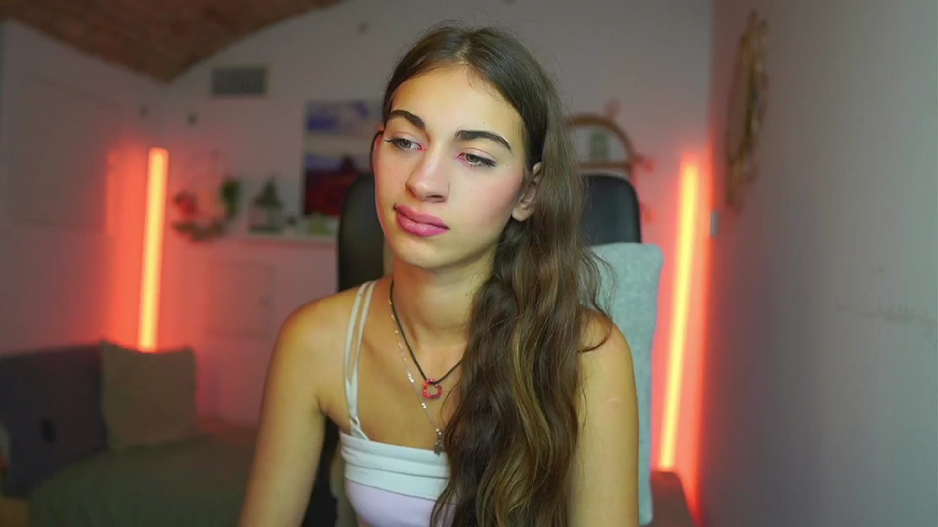 Gallery image thumbnail from Sophie__Grey's myfreecams stream on, 07/23/2025, 15:00 image 17 of 20
