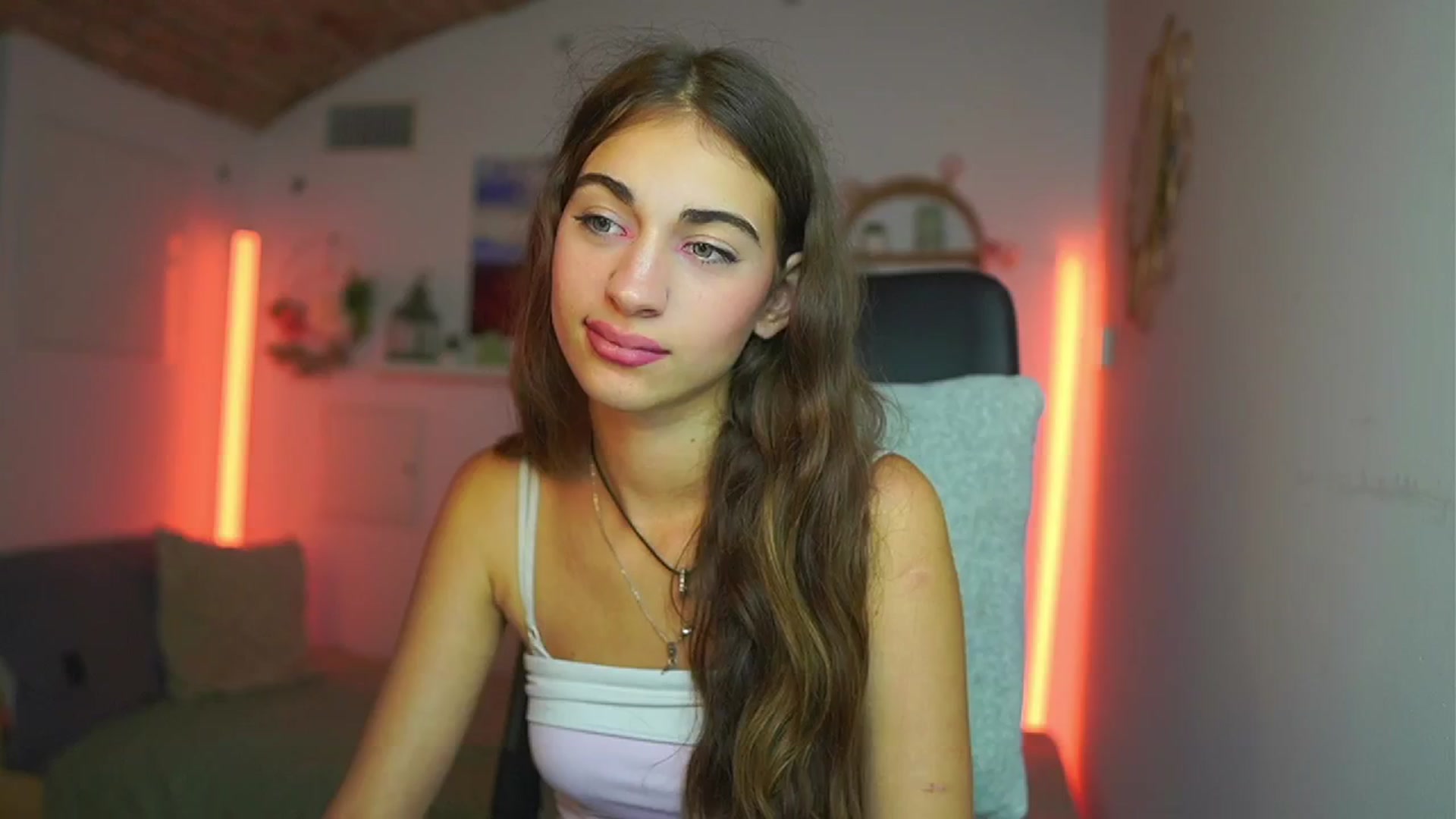 Gallery image thumbnail from Sophie__Grey's myfreecams stream on, 07/23/2025, 15:00 image 15 of 20