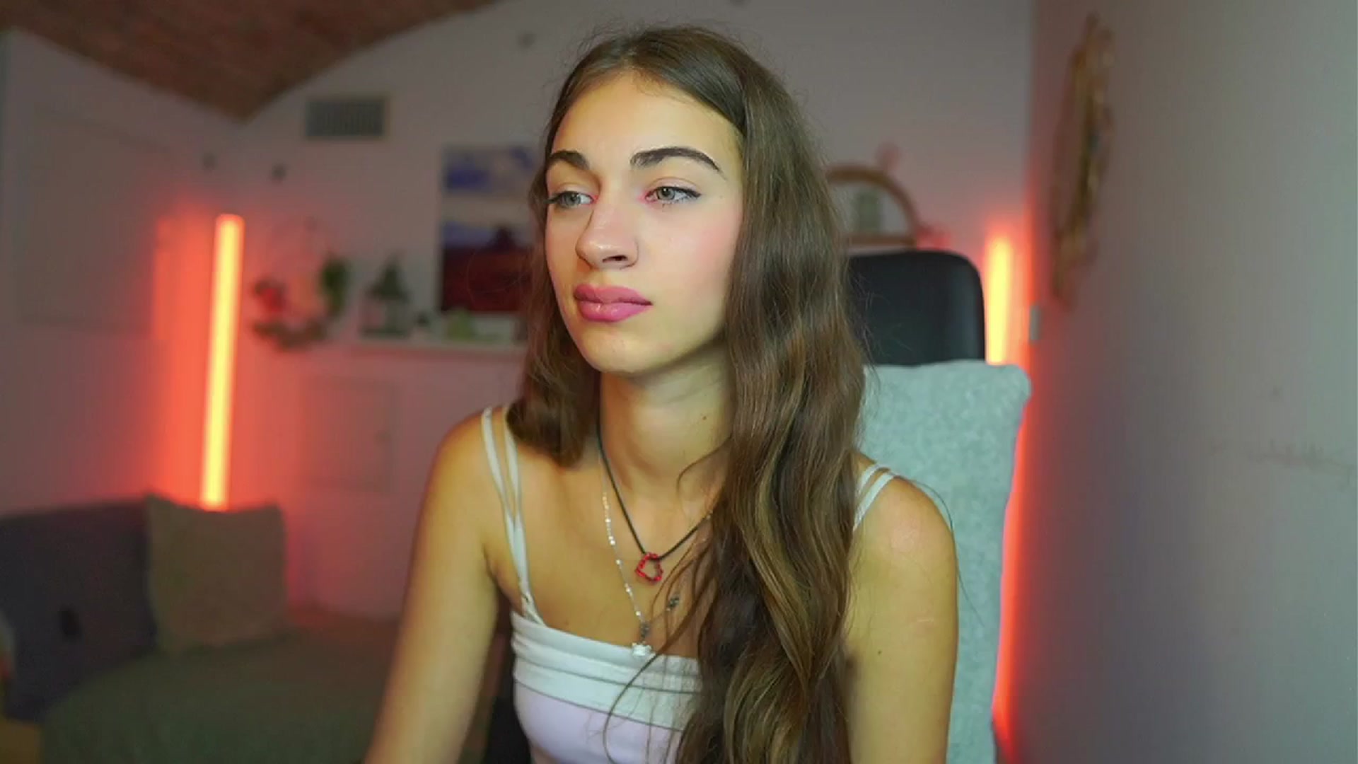 Gallery image thumbnail from Sophie__Grey's myfreecams stream on, 07/23/2025, 15:00 image 6 of 20