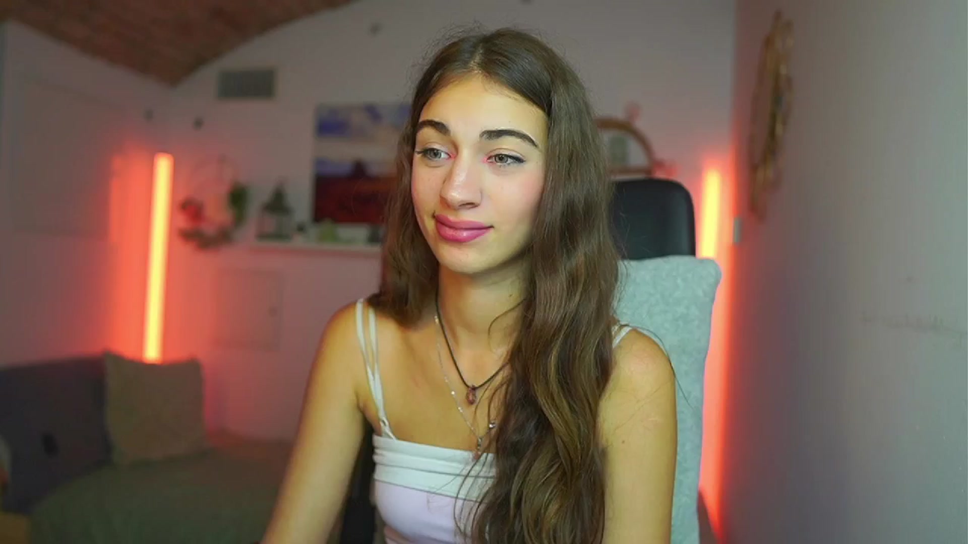 Gallery image thumbnail from Sophie__Grey's myfreecams stream on, 07/23/2025, 15:00 image 9 of 20