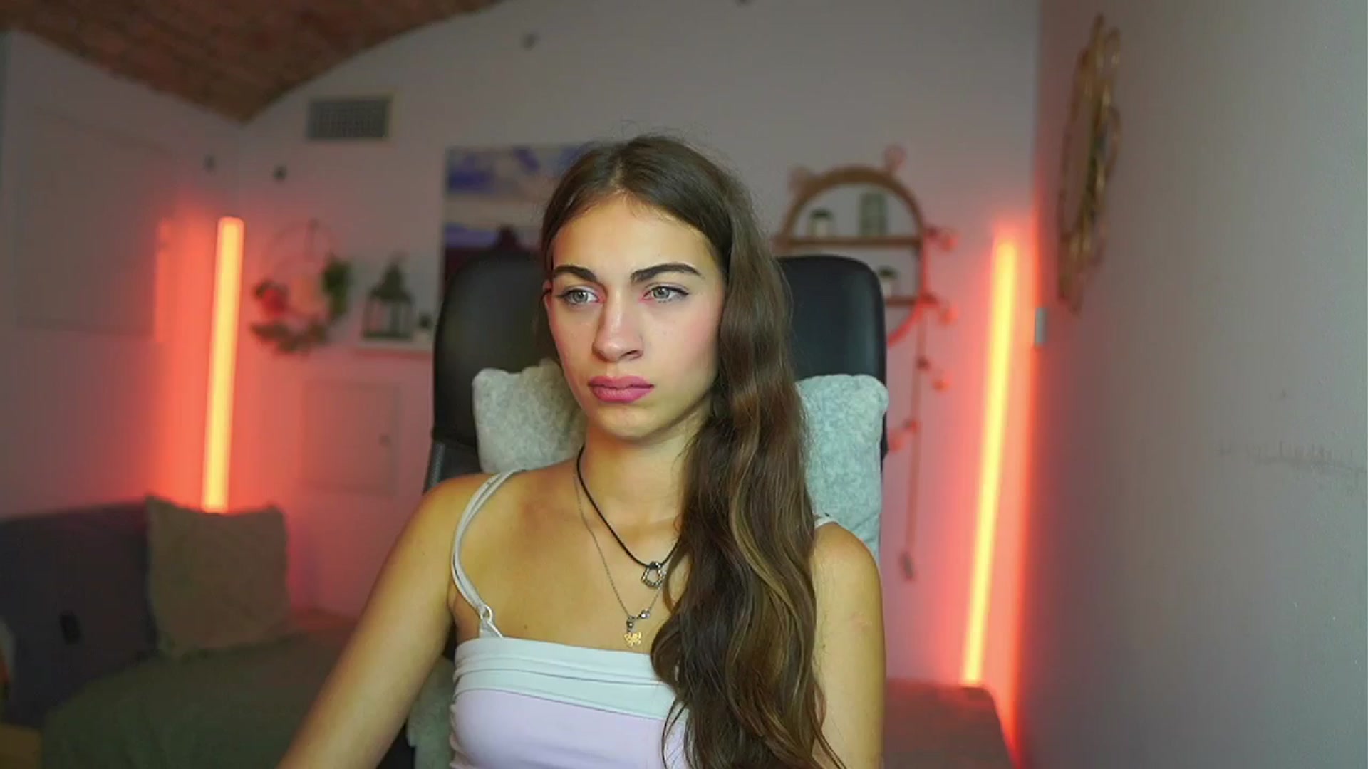 Gallery image thumbnail from Sophie__Grey's myfreecams stream on, 07/23/2025, 15:00 image 19 of 20