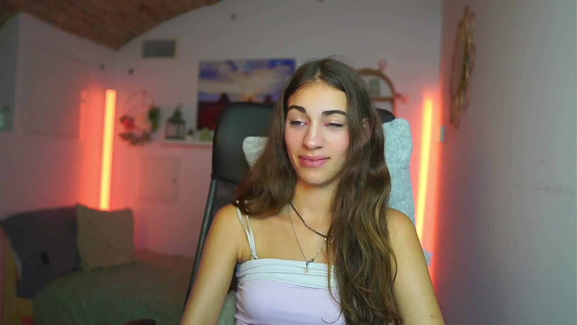 Gallery image thumbnail from Sophie__Grey's myfreecams stream on, 07/23/2025, 17:03 image 8 of 20