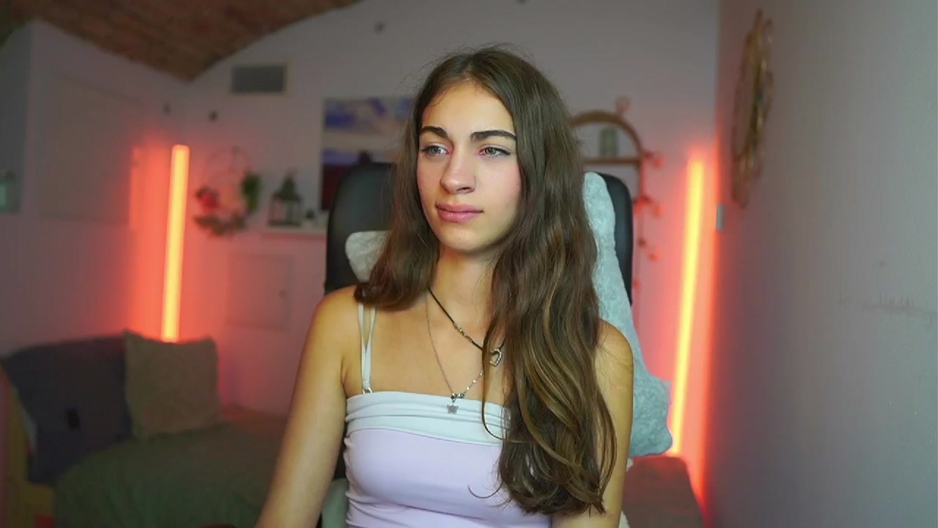 Gallery image thumbnail from Sophie__Grey's myfreecams stream on, 07/23/2025, 17:03 image 3 of 20