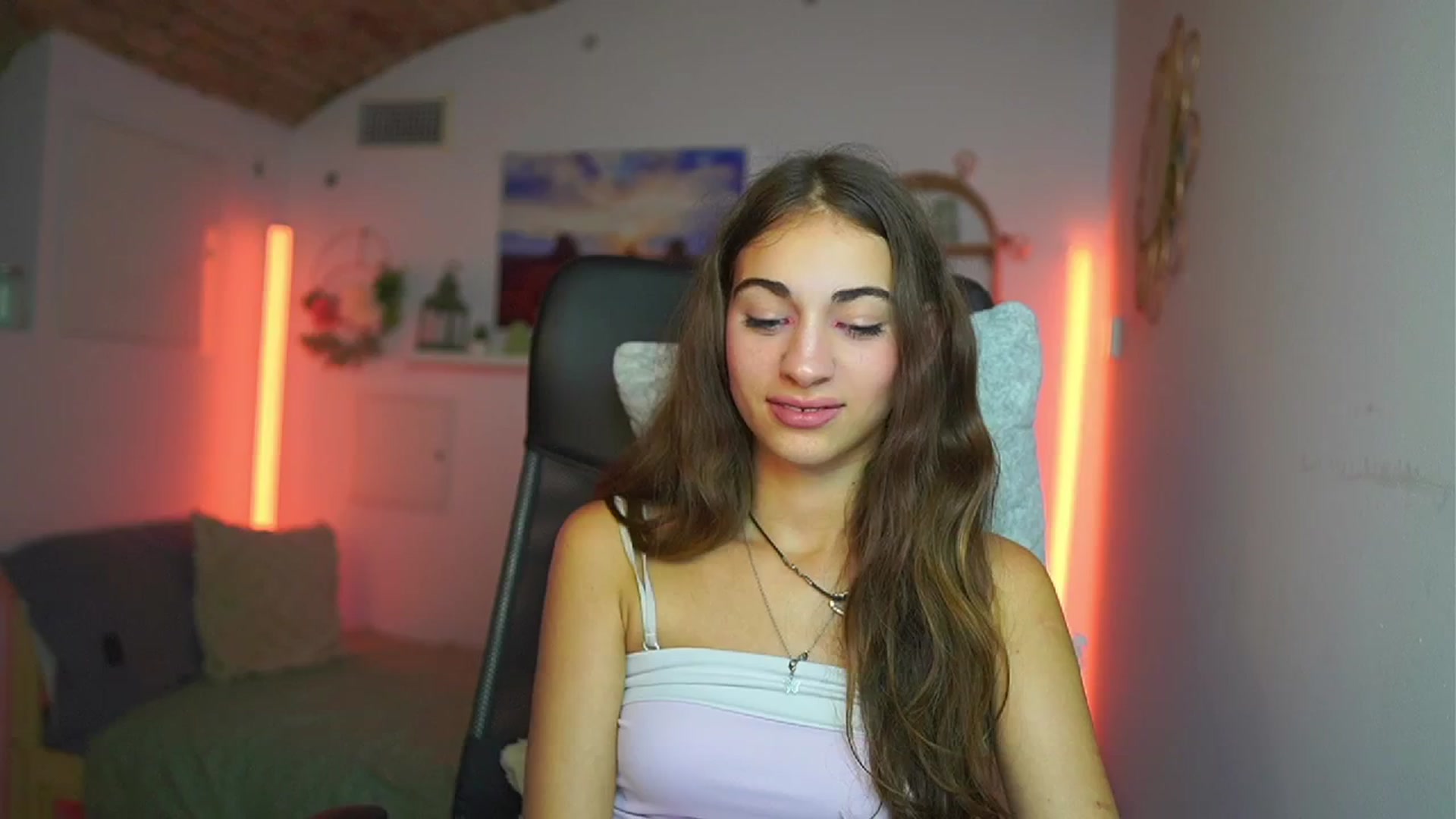 Gallery image thumbnail from Sophie__Grey's myfreecams stream on, 07/23/2025, 17:03 image 10 of 20