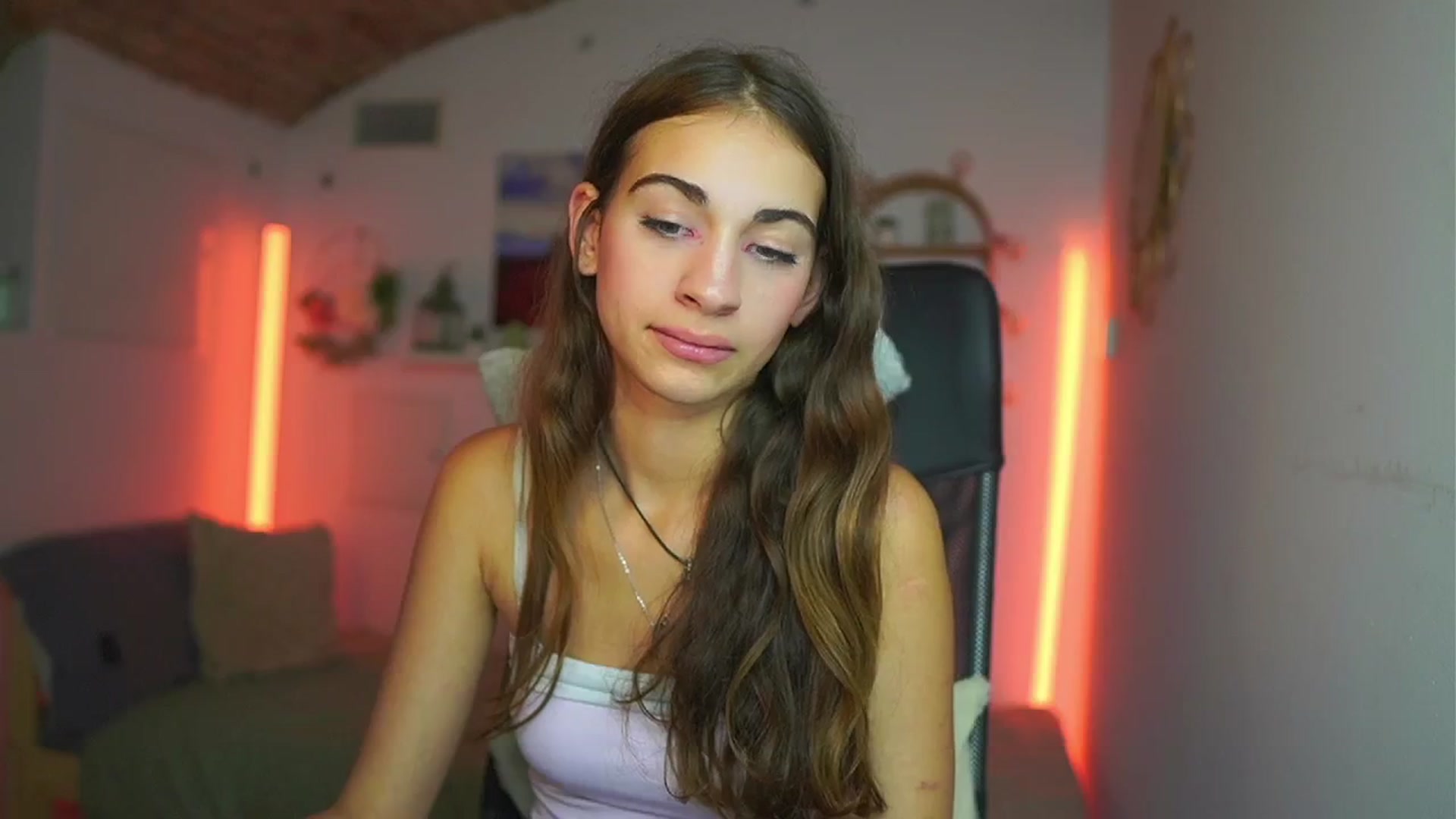 Gallery image thumbnail from Sophie__Grey's myfreecams stream on, 07/23/2025, 17:03 image 12 of 20