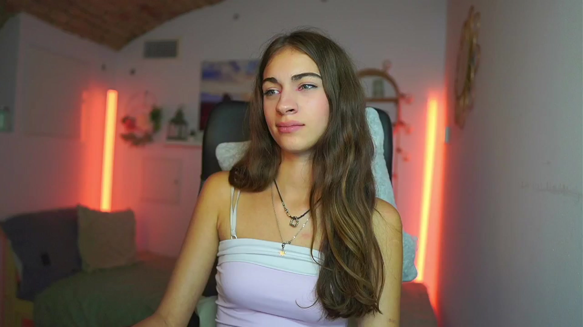 Gallery image thumbnail from Sophie__Grey's myfreecams stream on, 07/23/2025, 17:03 image 1 of 20