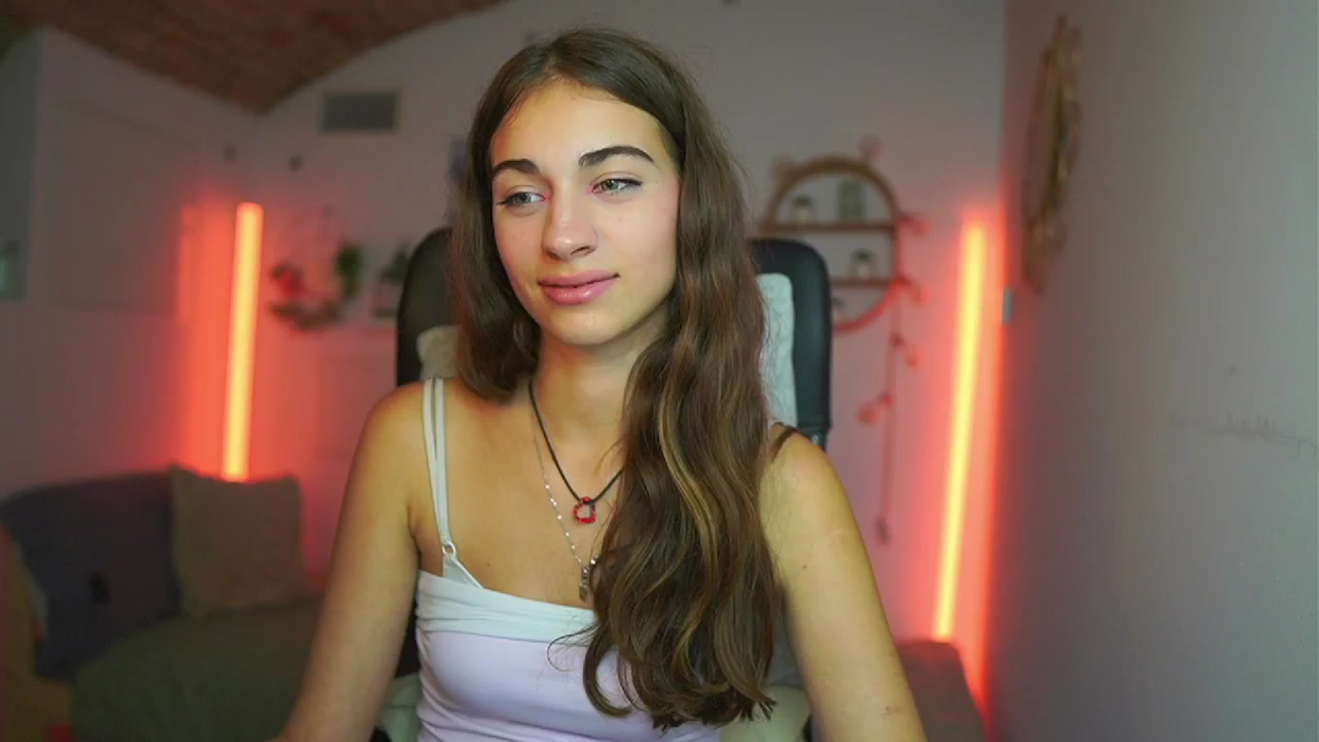 Gallery image thumbnail from Sophie__Grey's myfreecams stream on, 07/23/2025, 17:55 image 18 of 20