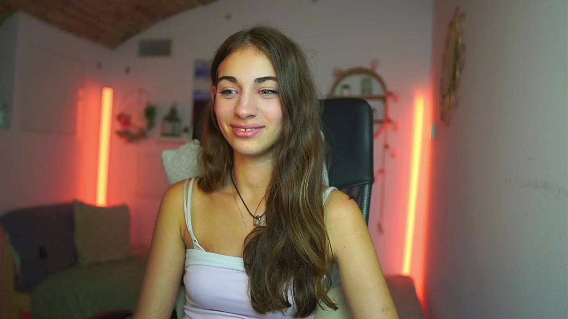 Gallery image thumbnail from Sophie__Grey's myfreecams stream on, 07/23/2025, 17:55 image 12 of 20
