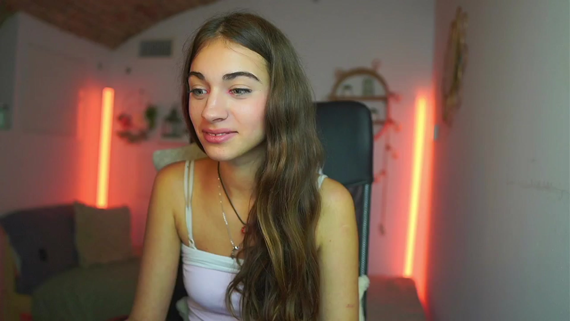 Gallery image thumbnail from Sophie__Grey's myfreecams stream on, 07/23/2025, 17:55 image 2 of 20
