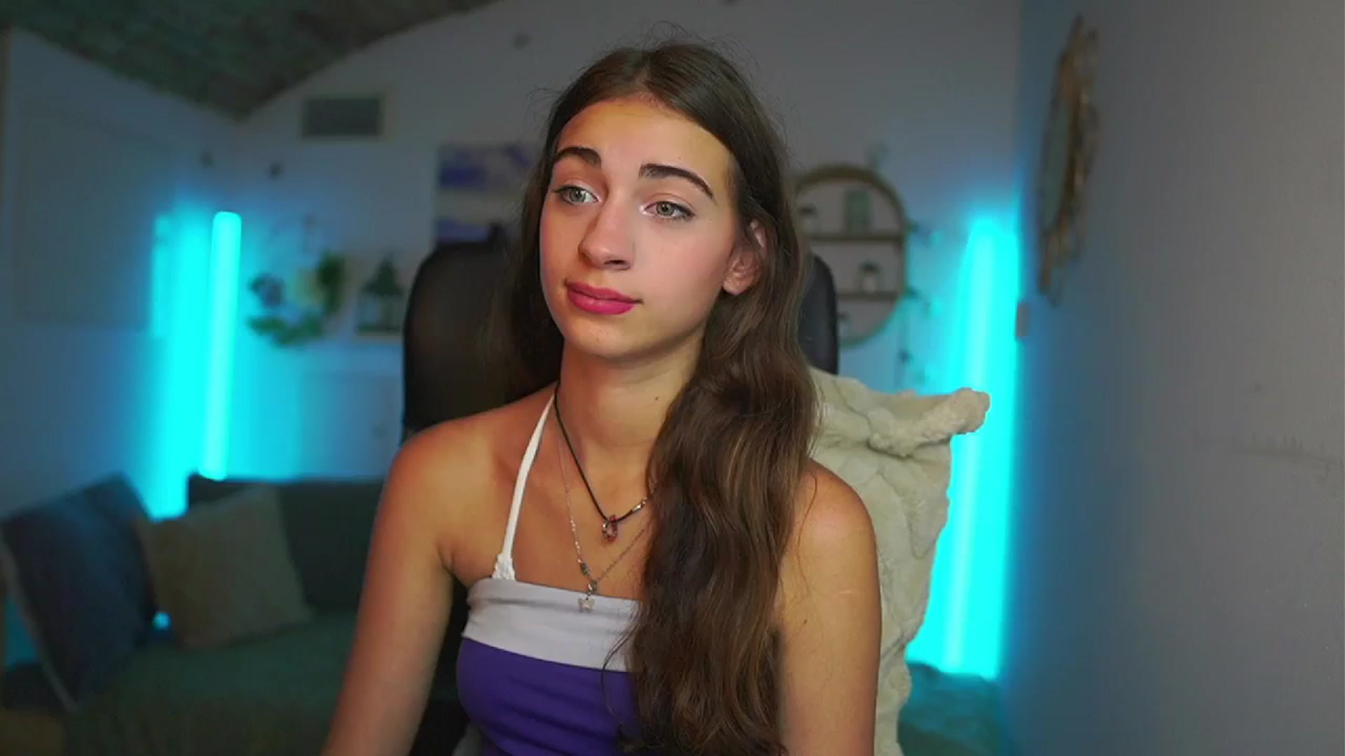 Gallery image thumbnail from Sophie__Grey's myfreecams stream on, 07/24/2025, 14:10 image 5 of 20