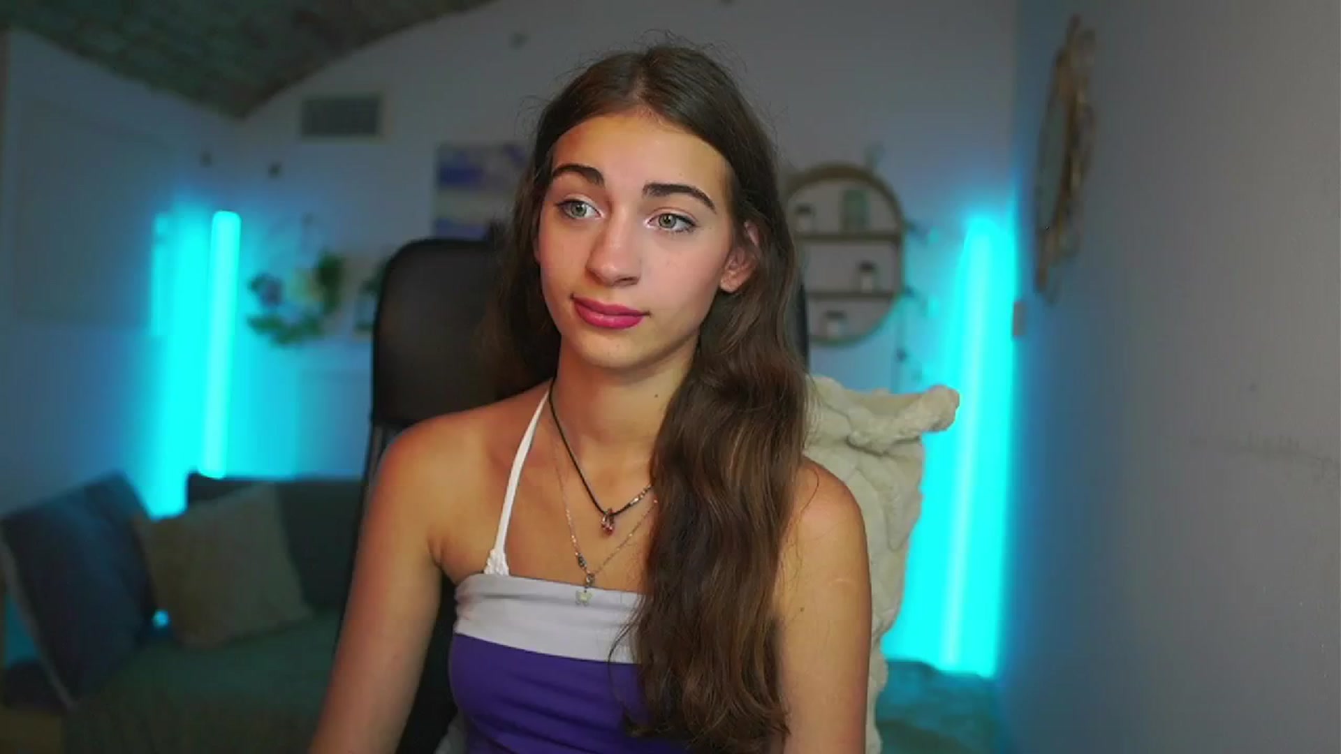 Gallery image thumbnail from Sophie__Grey's myfreecams stream on, 07/24/2025, 14:10 image 3 of 20
