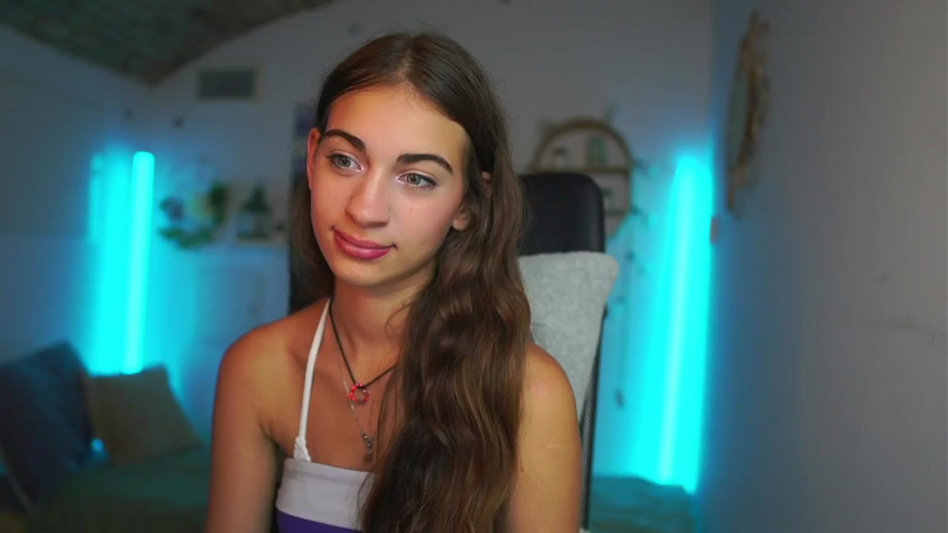 Gallery image thumbnail from Sophie__Grey's myfreecams stream on, 07/24/2025, 16:04 image 5 of 20