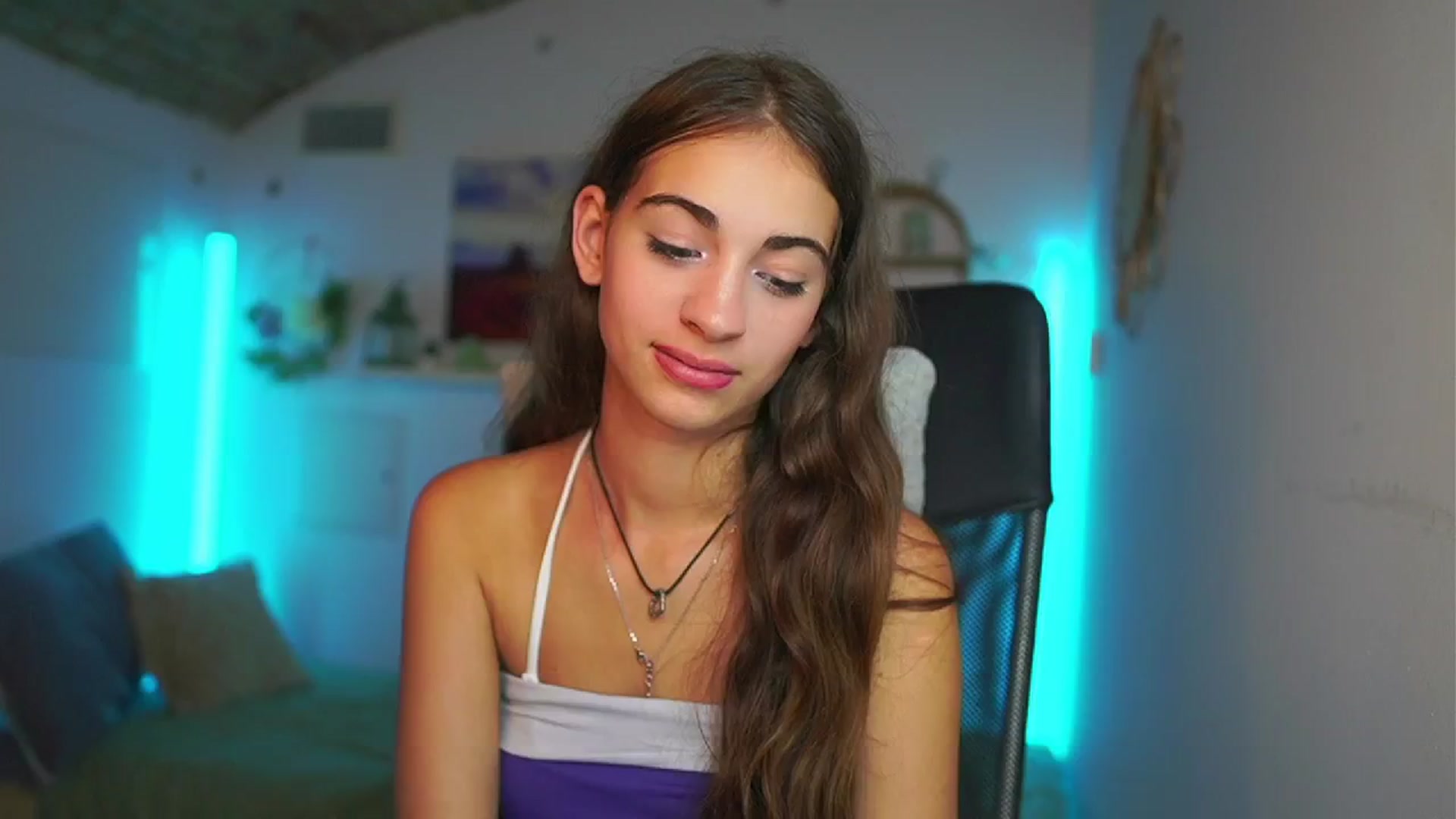 Gallery image thumbnail from Sophie__Grey's myfreecams stream on, 07/24/2025, 16:04 image 14 of 20