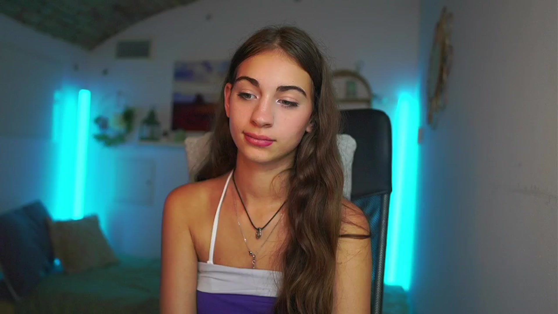 Gallery image thumbnail from Sophie__Grey's myfreecams stream on, 07/24/2025, 16:04 image 15 of 20