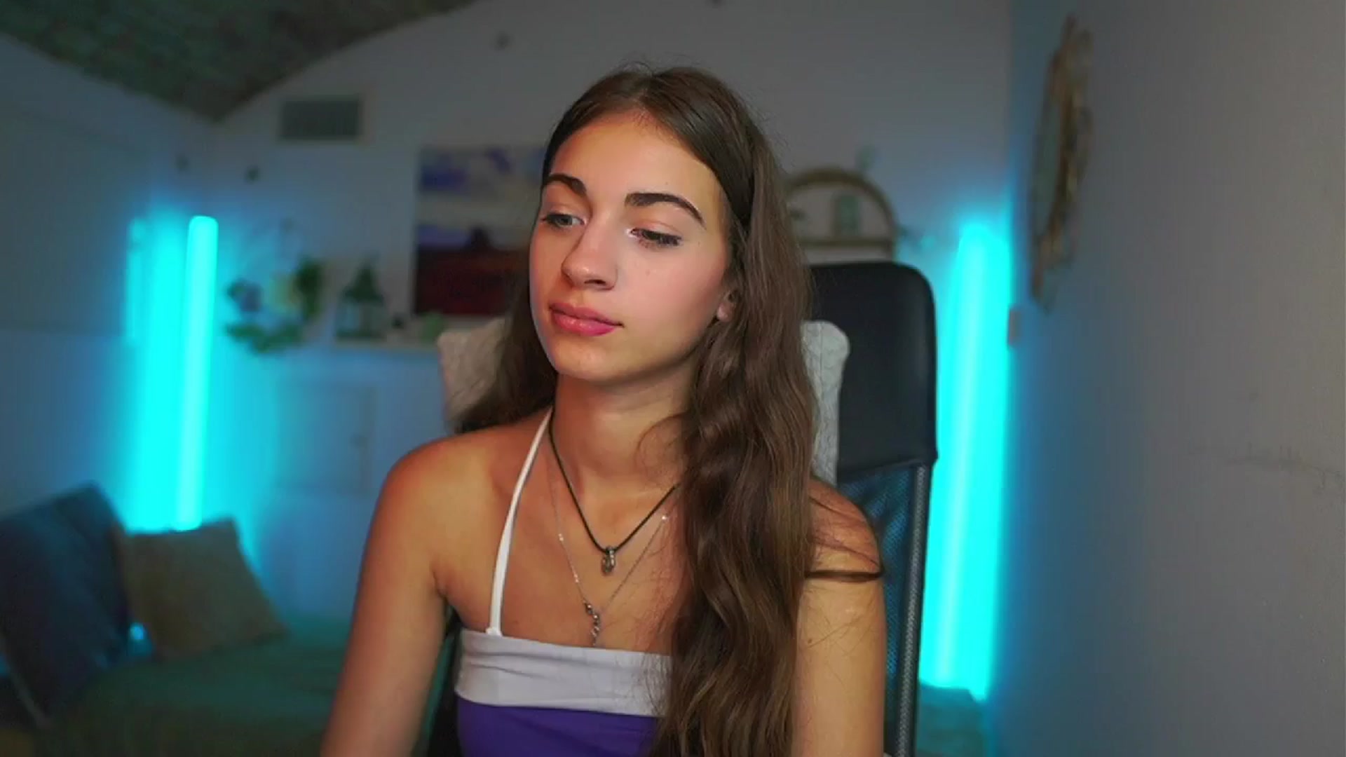 Gallery image thumbnail from Sophie__Grey's myfreecams stream on, 07/24/2025, 16:04 image 16 of 20