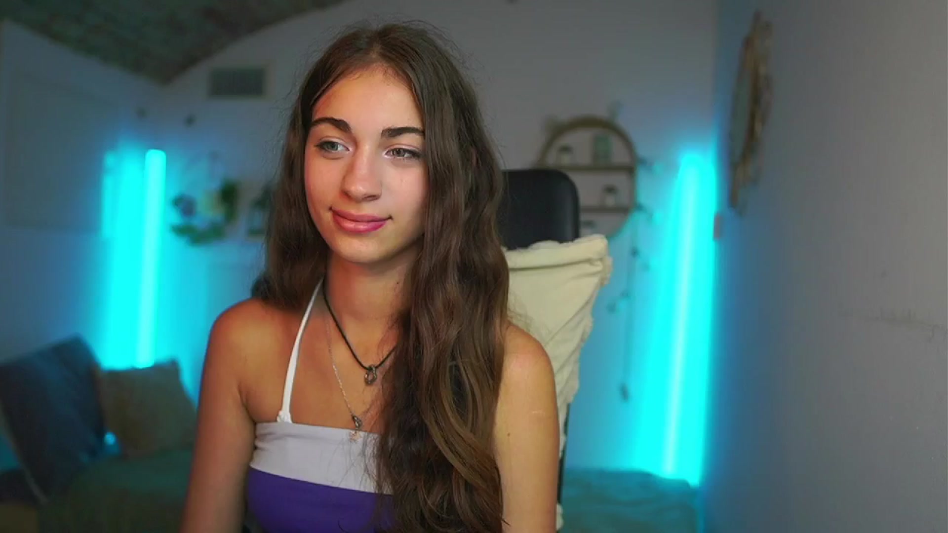 Gallery image thumbnail from Sophie__Grey's myfreecams stream on, 07/24/2025, 17:37 image 10 of 20