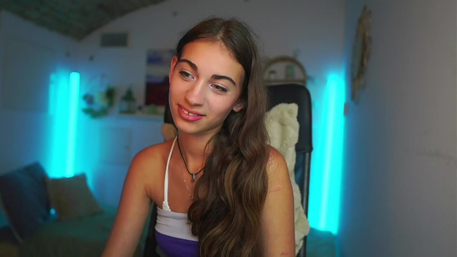 Gallery image thumbnail from Sophie__Grey's myfreecams stream on, 07/24/2025, 17:37 image 15 of 20