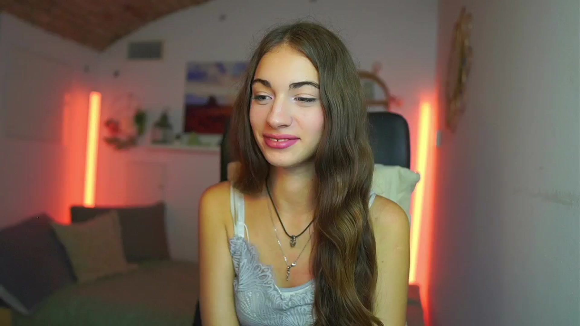 Gallery image thumbnail from Sophie__Grey's myfreecams stream on, 07/27/2025, 16:31 image 14 of 20