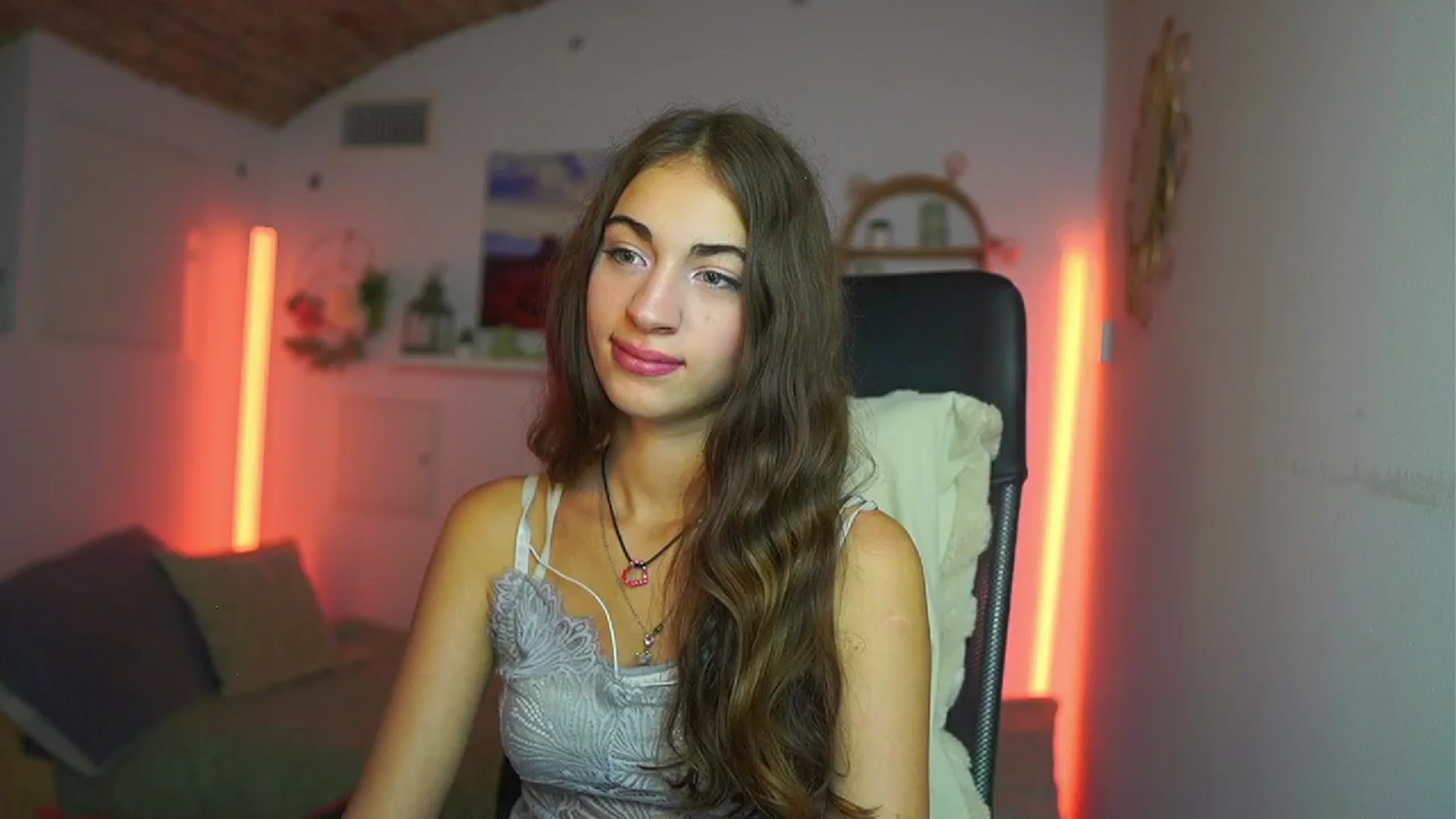 Gallery image thumbnail from Sophie__Grey's myfreecams stream on, 07/27/2025, 17:22 image 17 of 20