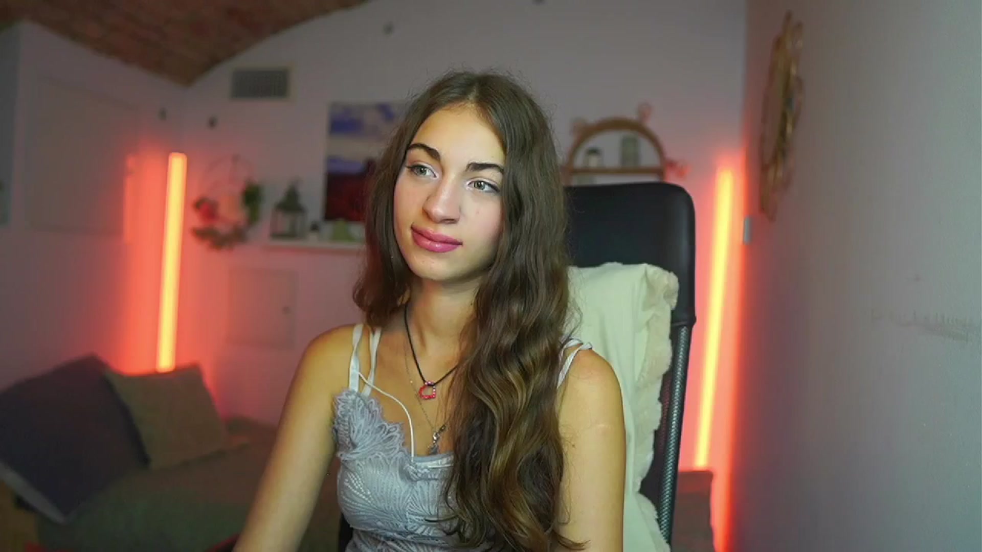 Gallery image thumbnail from Sophie__Grey's myfreecams stream on, 07/27/2025, 17:22 image 18 of 20