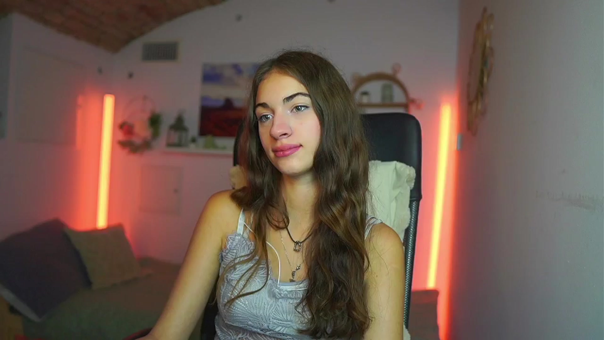 Gallery image thumbnail from Sophie__Grey's myfreecams stream on, 07/27/2025, 17:22 image 10 of 20