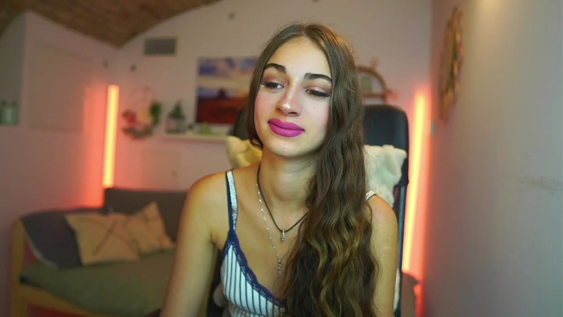 Gallery image thumbnail from Sophie__Grey's myfreecams stream on, 07/31/2025, 15:10 image 9 of 20