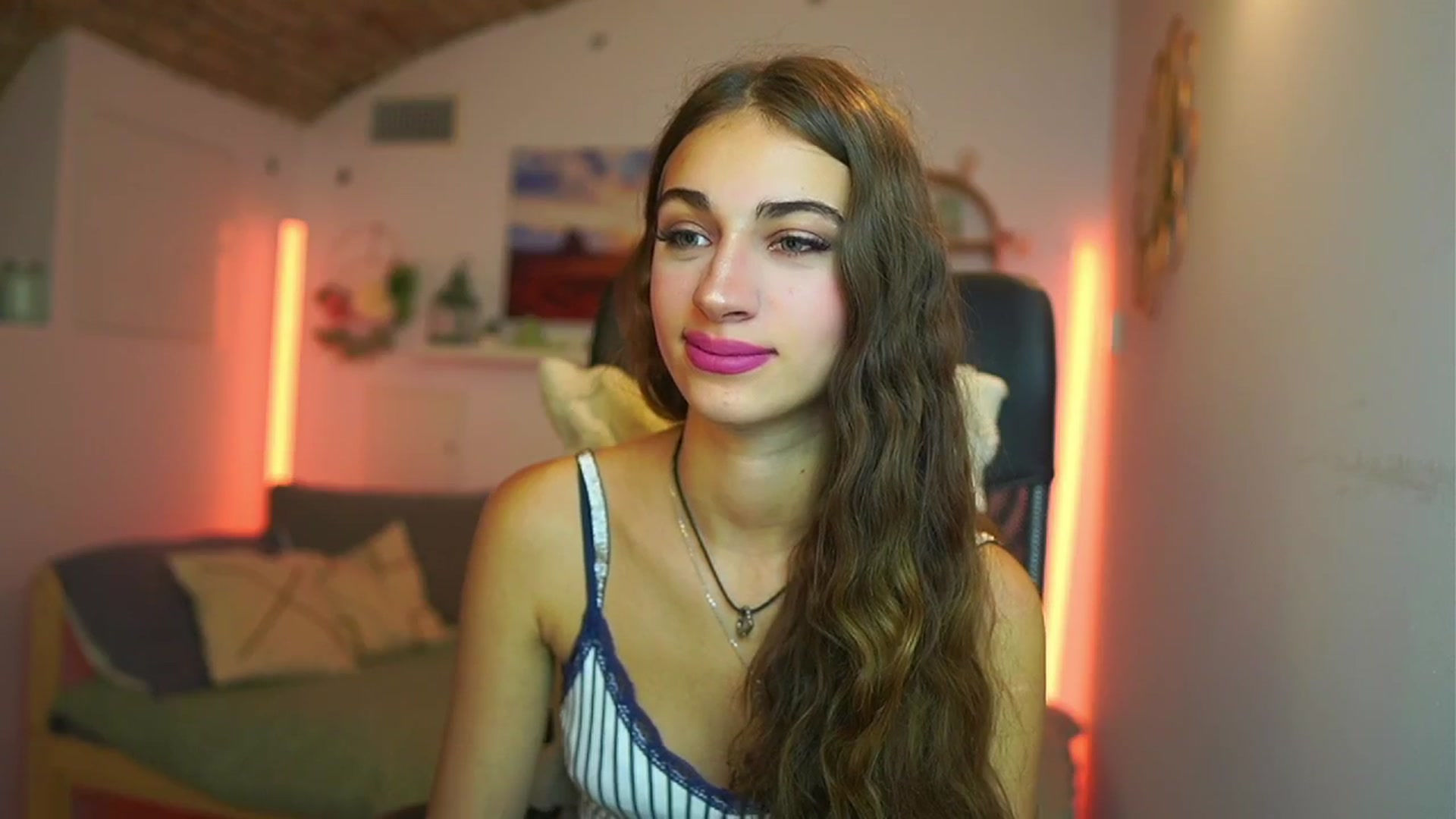 Gallery image thumbnail from Sophie__Grey's myfreecams stream on, 07/31/2025, 15:10 image 7 of 20
