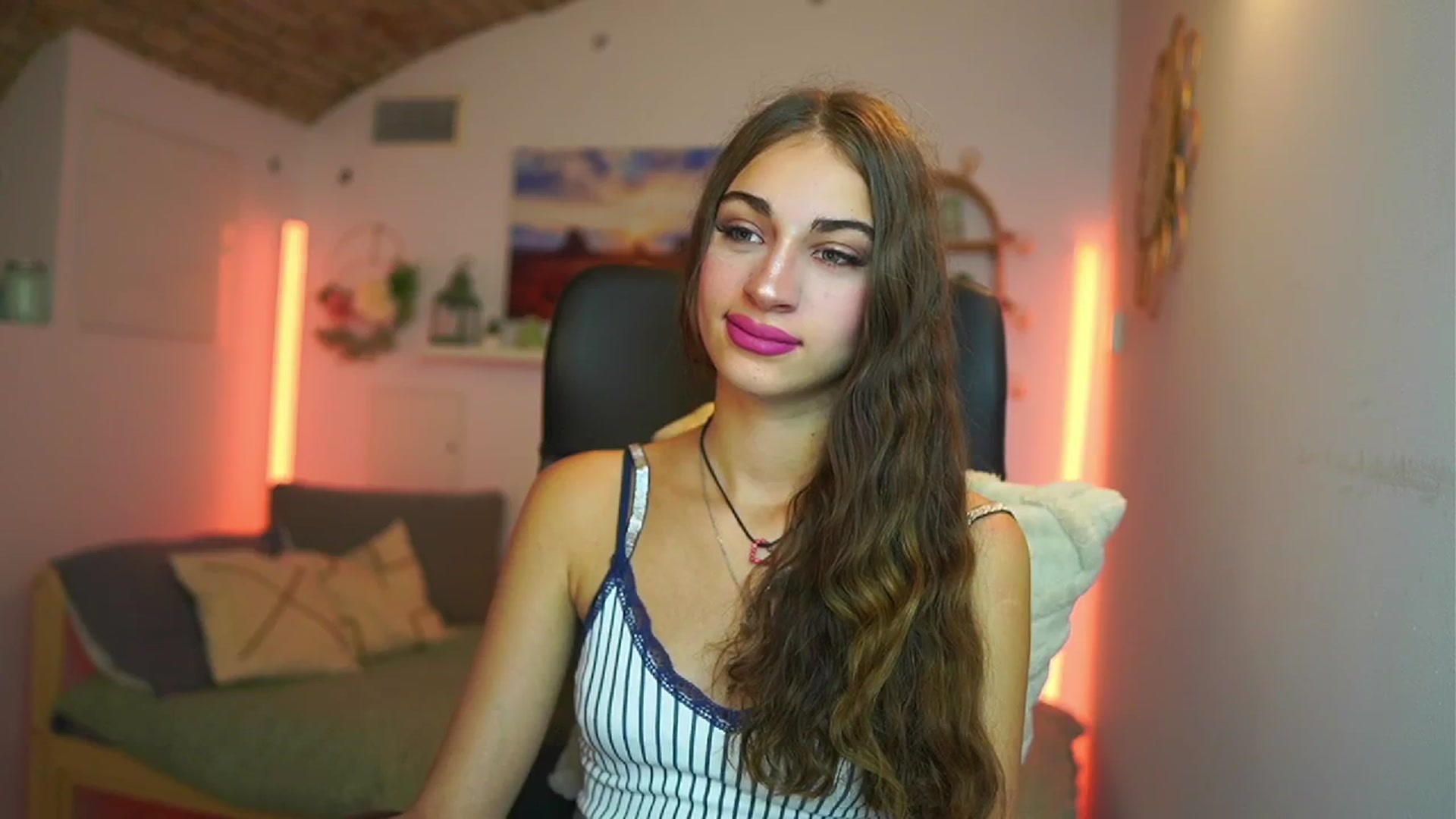 Gallery image thumbnail from Sophie__Grey's myfreecams stream on, 07/31/2025, 15:10 image 2 of 20