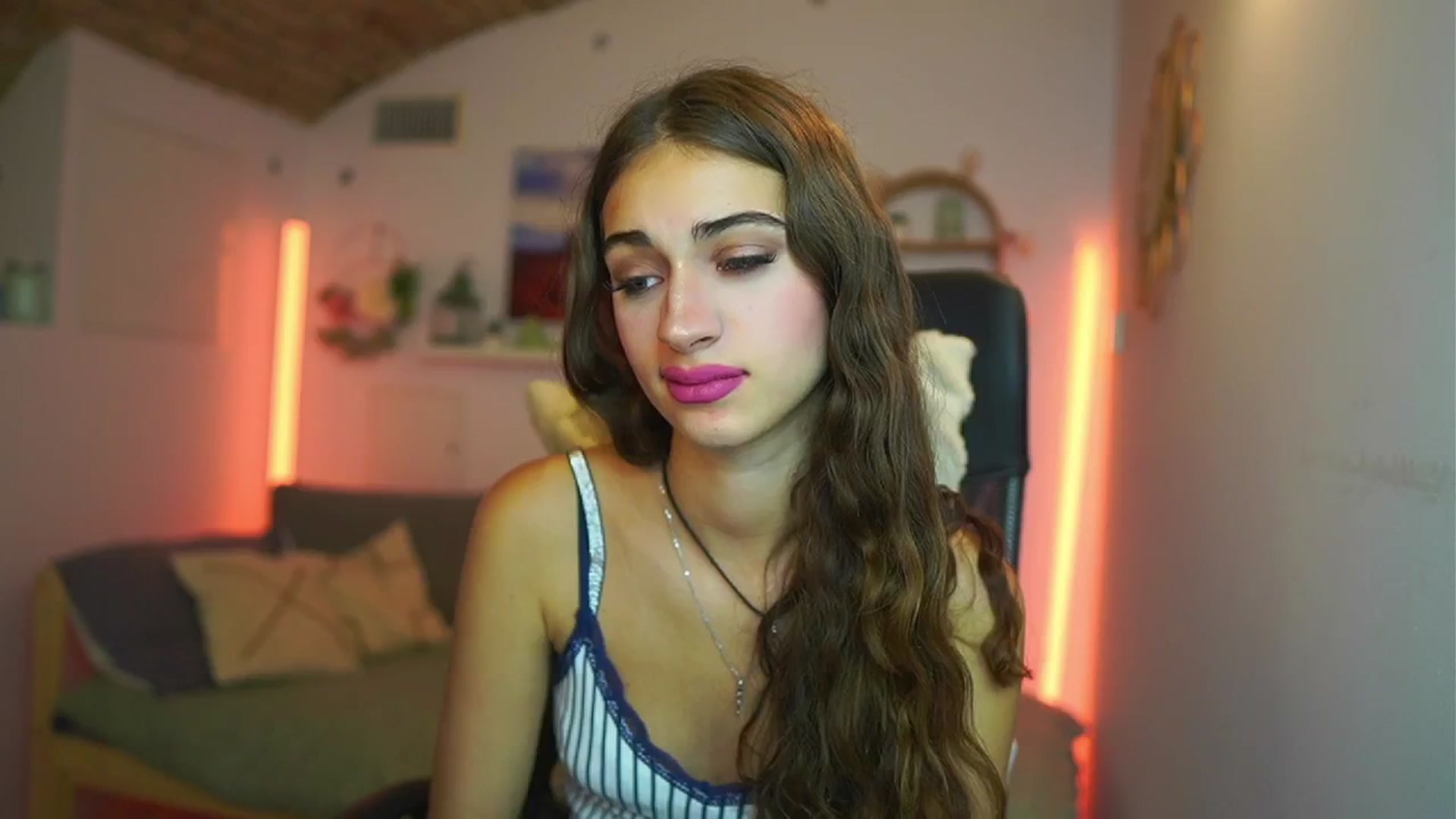 Gallery image thumbnail from Sophie__Grey's myfreecams stream on, 07/31/2025, 15:10 image 13 of 20
