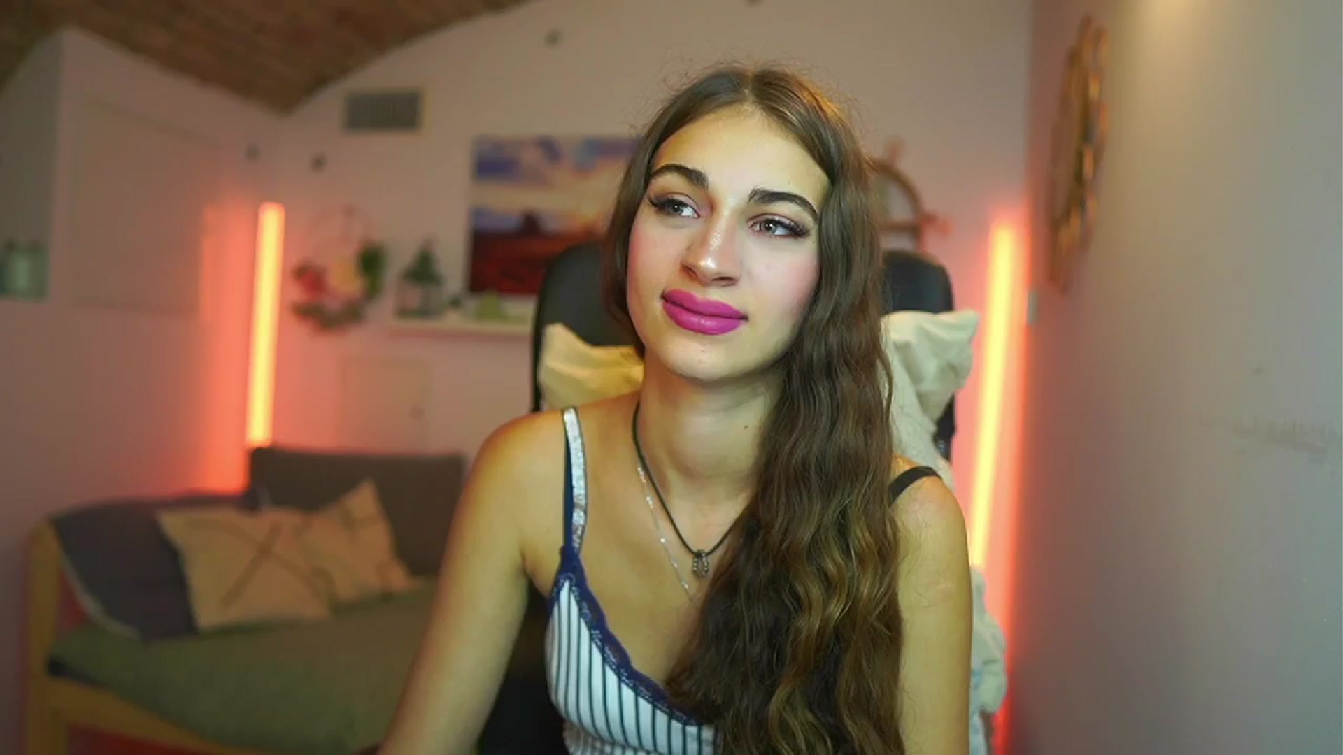 Gallery image thumbnail from Sophie__Grey's myfreecams stream on, 07/31/2025, 15:10 image 20 of 20