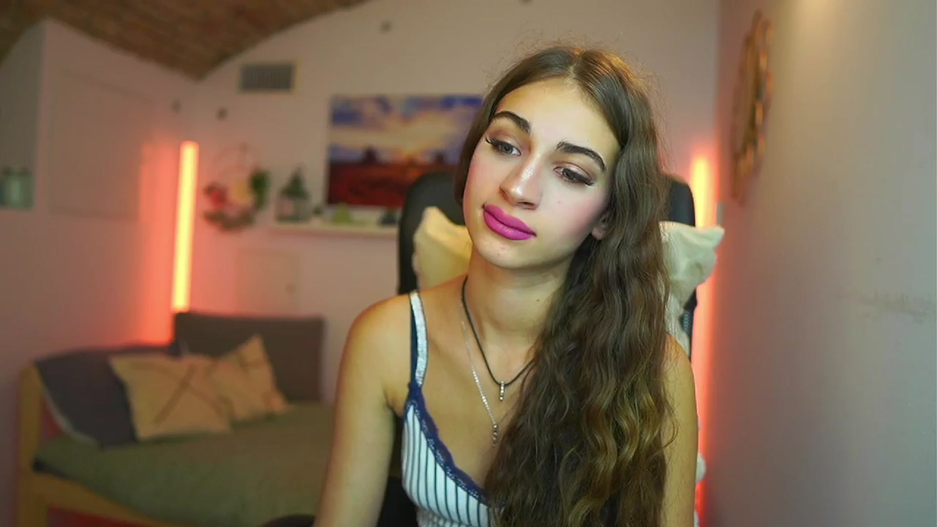 Gallery image thumbnail from Sophie__Grey's myfreecams stream on, 07/31/2025, 15:10 image 17 of 20
