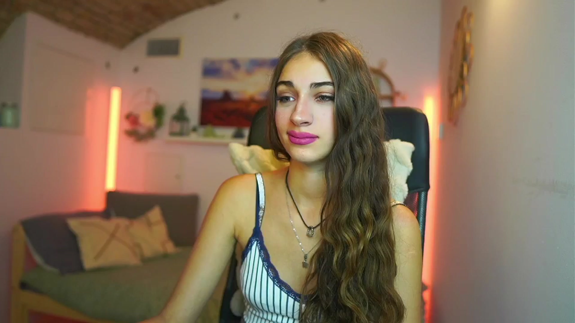 Gallery image thumbnail from Sophie__Grey's myfreecams stream on, 07/31/2025, 15:10 image 10 of 20