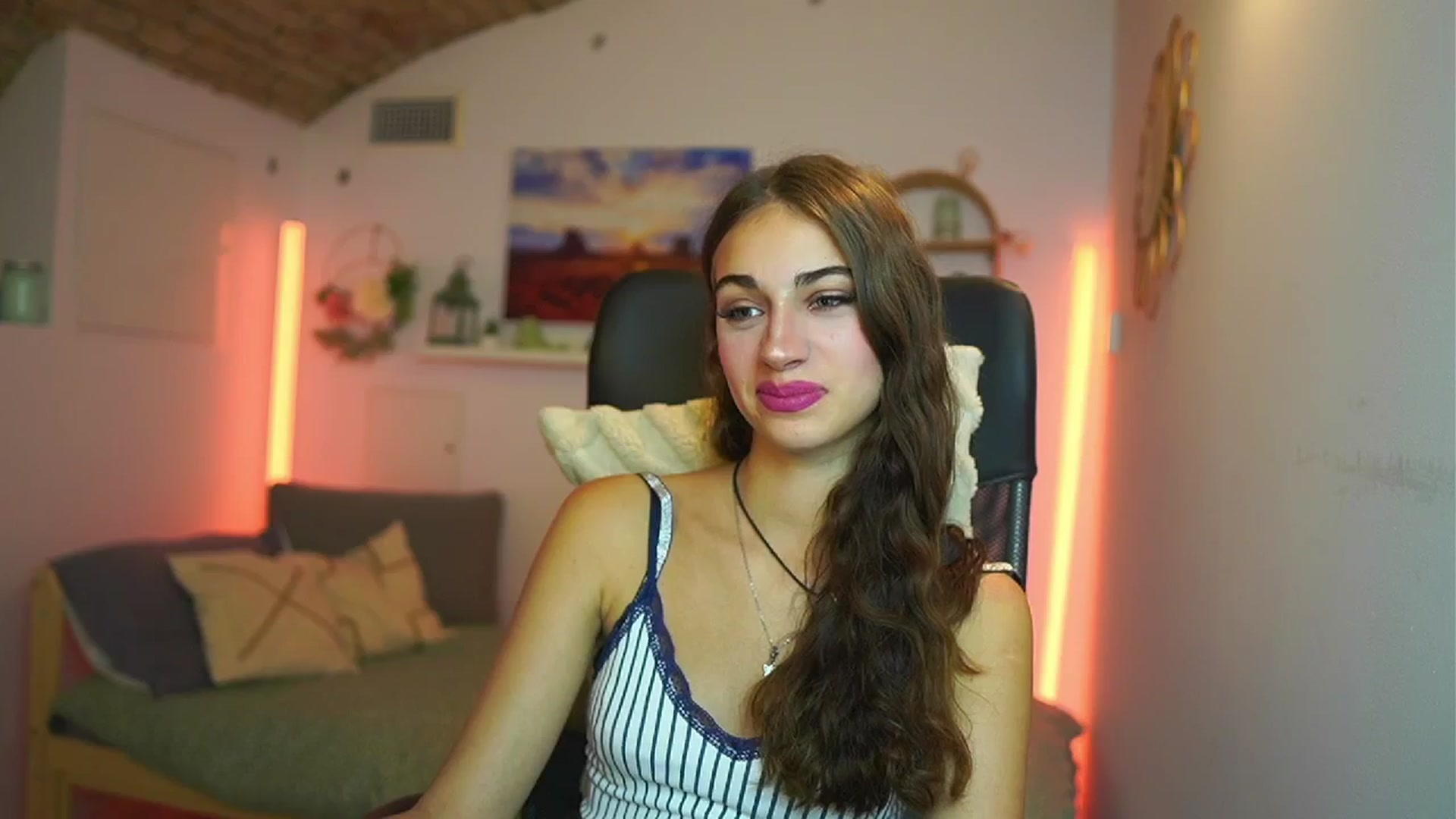Gallery image thumbnail from Sophie__Grey's myfreecams stream on, 07/31/2025, 15:10 image 12 of 20