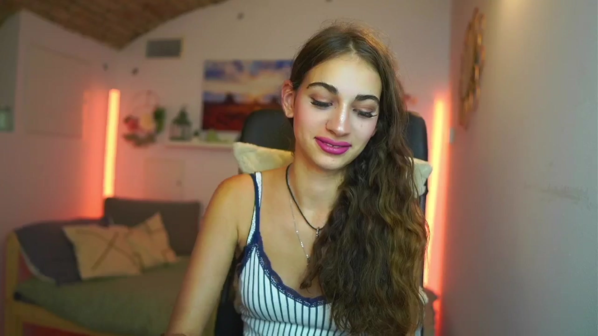 Gallery image thumbnail from Sophie__Grey's myfreecams stream on, 07/31/2025, 17:09 image 13 of 20