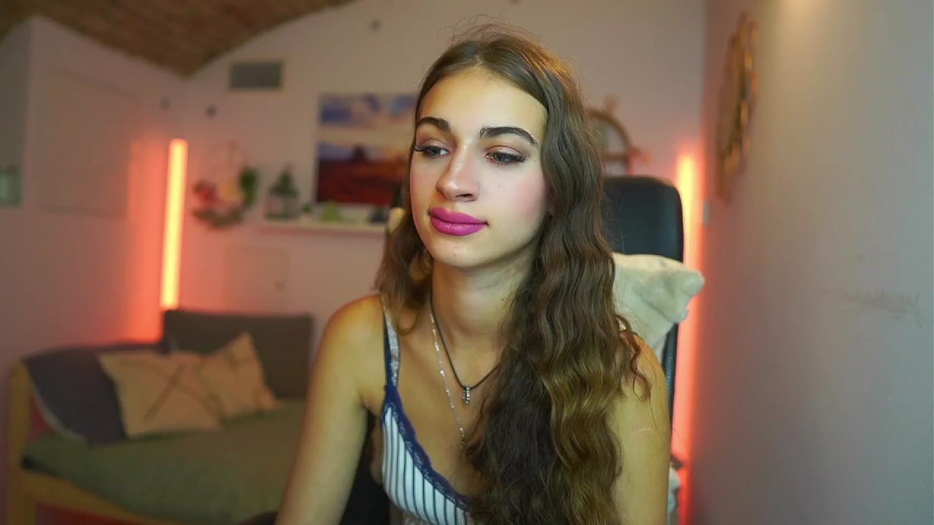 Gallery image thumbnail from Sophie__Grey's myfreecams stream on, 07/31/2025, 17:09 image 9 of 20