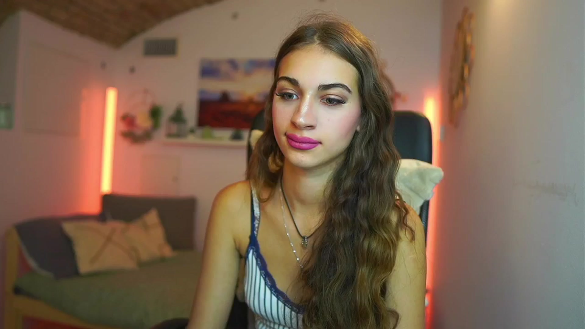 Gallery image thumbnail from Sophie__Grey's myfreecams stream on, 07/31/2025, 17:09 image 8 of 20