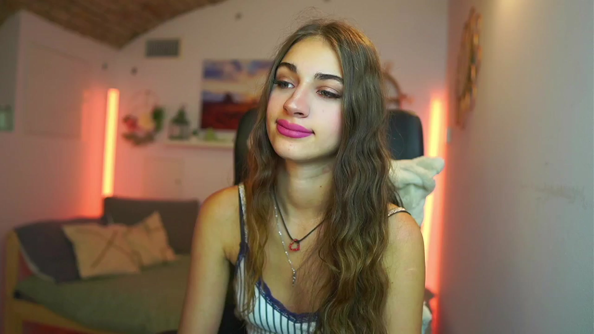 Gallery image thumbnail from Sophie__Grey's myfreecams stream on, 07/31/2025, 17:09 image 2 of 20