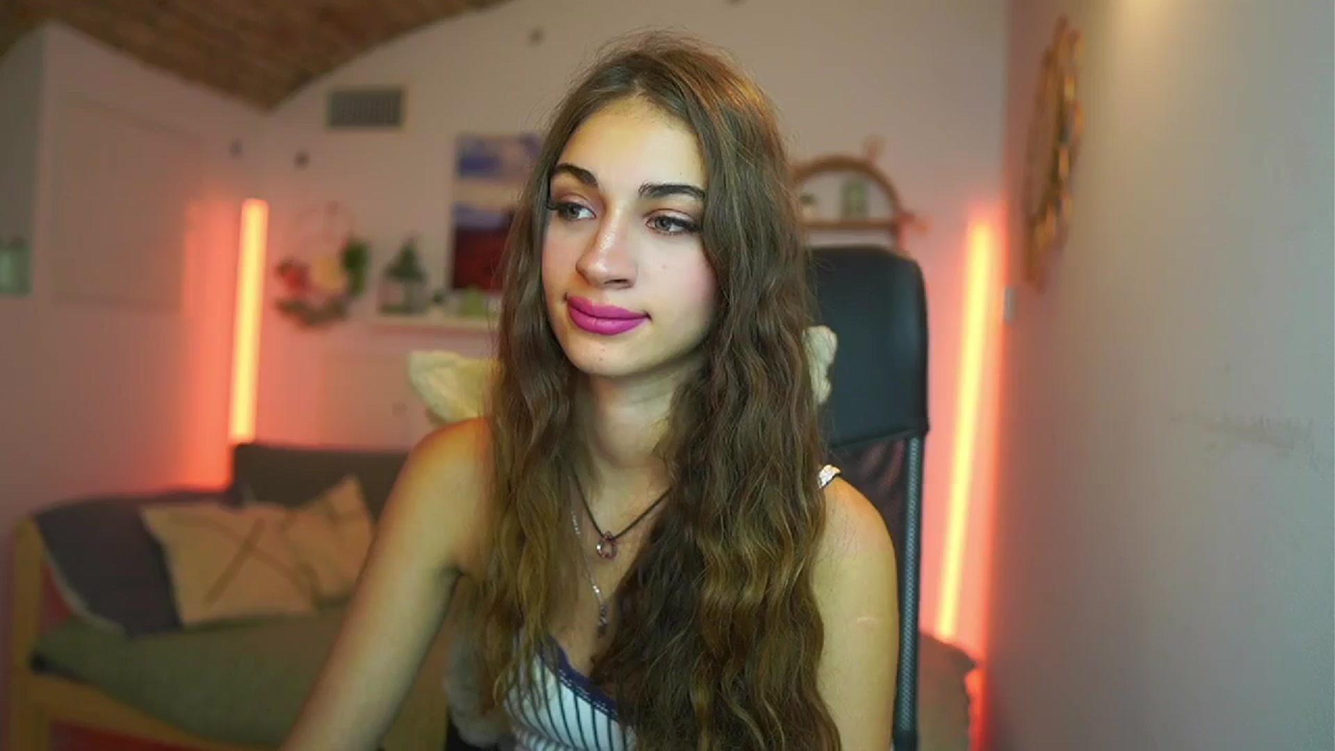 Gallery image thumbnail from Sophie__Grey's myfreecams stream on, 07/31/2025, 17:09 image 15 of 20