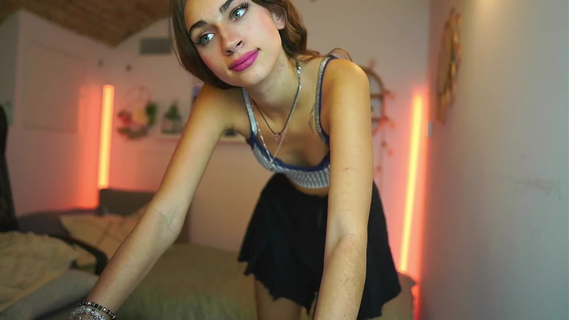 Gallery image thumbnail from Sophie__Grey's myfreecams stream on, 07/31/2025, 17:09 image 19 of 20