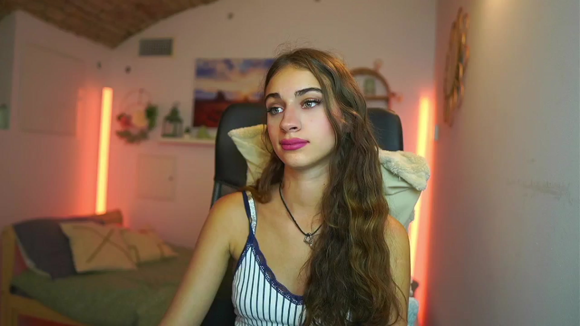 Gallery image thumbnail from Sophie__Grey's myfreecams stream on, 07/31/2025, 17:47 image 16 of 20