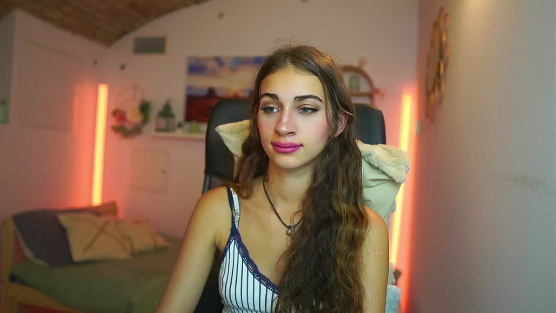 Gallery image thumbnail from Sophie__Grey's myfreecams stream on, 07/31/2025, 17:47 image 19 of 20