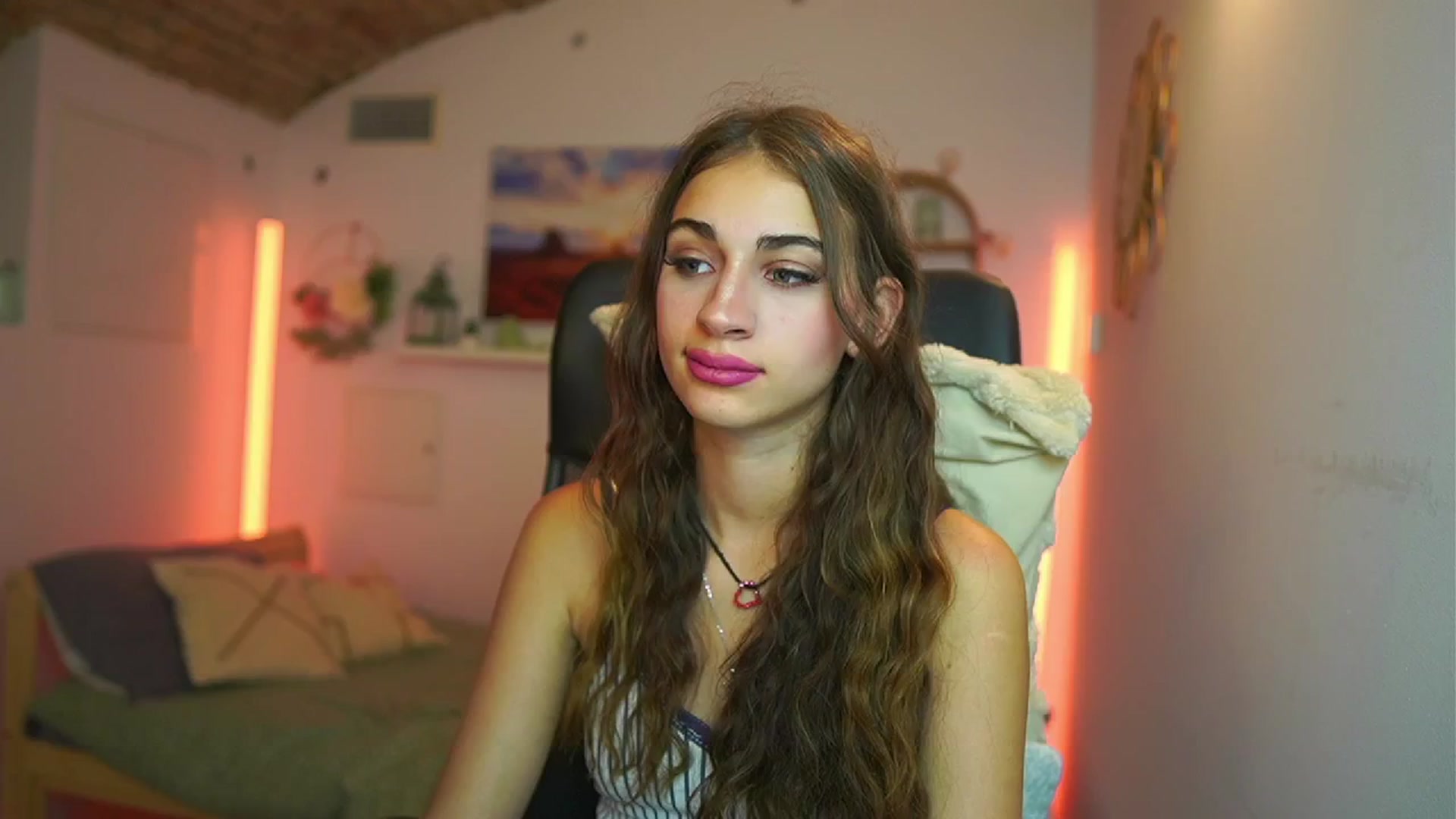 Gallery image thumbnail from Sophie__Grey's myfreecams stream on, 07/31/2025, 17:47 image 10 of 20