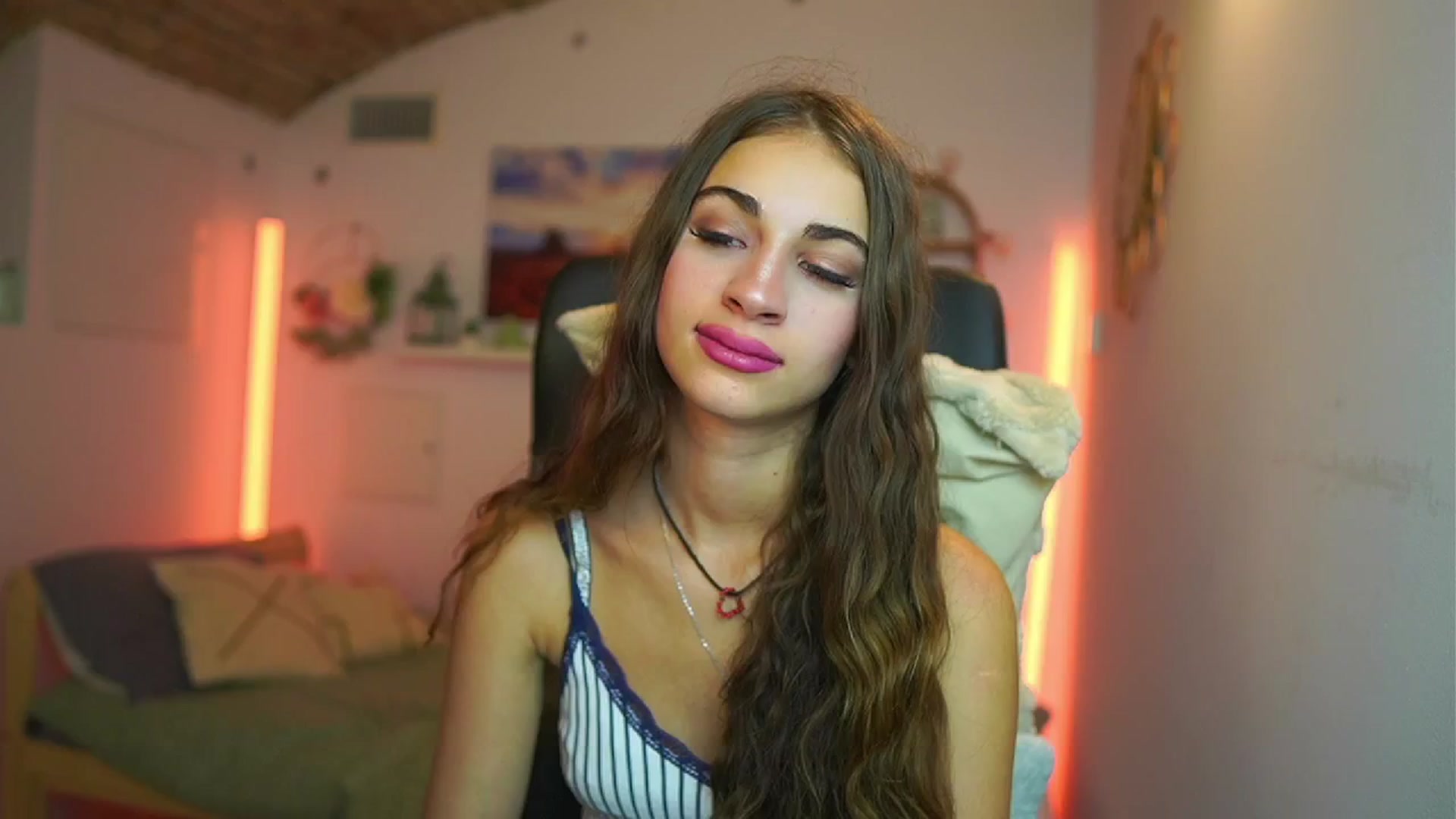 Gallery image thumbnail from Sophie__Grey's myfreecams stream on, 07/31/2025, 17:47 image 5 of 20